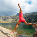 TOP 8 des plus beaux trails du monde On ne va pas vous mentir, mieux vaut vous accrocher pendant un Trail. Ces courses à pieds sur des sentiers de randonnées sont longues et difficiles. Mais si votre amour de la nature et des panoramas incroyables est plus fort que le confort de vos pieds, voici notre sélection des plus beaux trails du monde.