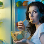 4 mauvaises habitudes qui nous font grossir Mauvaises habitudes - IStock